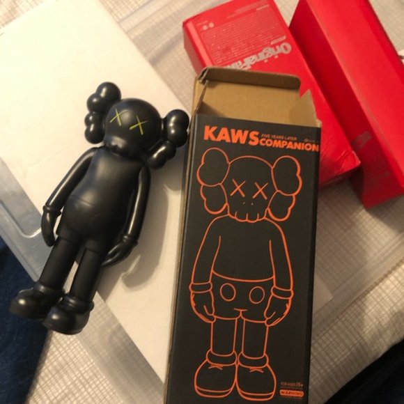 KAWS 2004 Black Five Years Later Companion - Picture 2 of 9